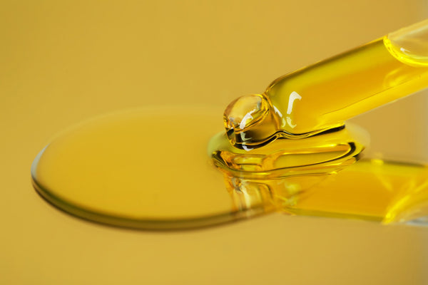 Jojoba Oil Skin Benefits: Hydration & Face Nourishment